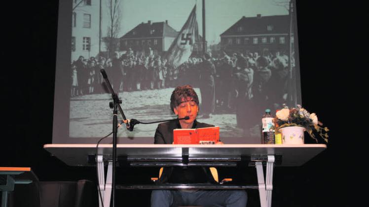 Der      Jugendbuchautor Dirk Reinhardt war in Plön zu Gast.