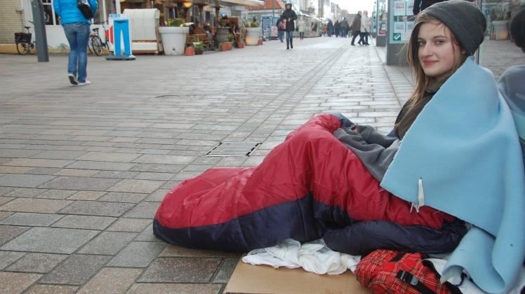 Karolin Dankhoff hatte mit der Kälte zu kämpfen als „Obdachlose“.