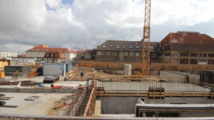 Die Arbeiten am Fundament für den Neubau für Zentrale Medizinische Funktionen (ZMF) wurden gestoppt. 