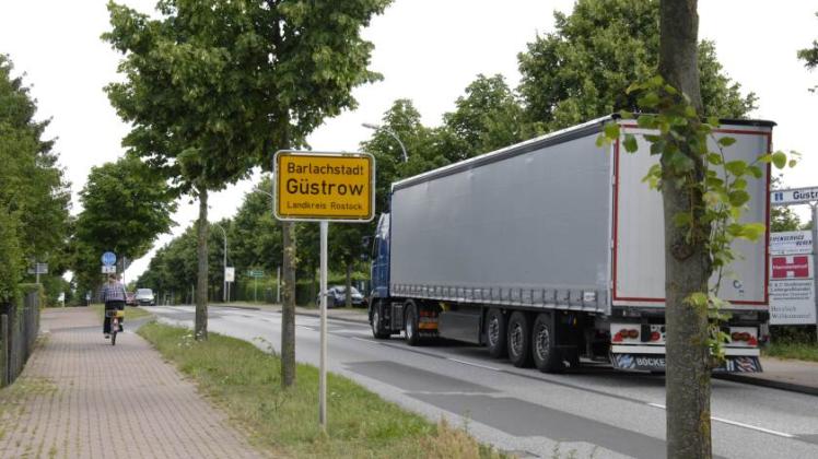 Auch für die Schweriner Straße war nachts eine Geschwindigkeitsbegrenzung für Lkw auf 30 km/h beantragt. sie wurde abgelehnt.  
