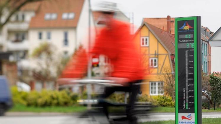 Um die ehrgeizigen Rostocker Klimaschutzziele zu erfüllen, reicht der Umstieg aufs Fahrrad allein bei Weitem nicht aus. 