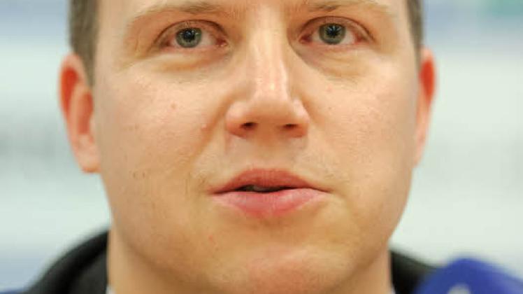 Viel Arbeit in den vergangenen Wochen: Hansa-Chef Michael Dahlmann und sein Team machten die Lizenzierungsunterlagen für die 2. und 3. Liga fertig. Viel Arbeit in den vergangenen Wochen: Hansa-Chef Michael Dahlmann und sein Team machten die Lizenzierungsunterlagen für die 2. und 3. Liga fertig.