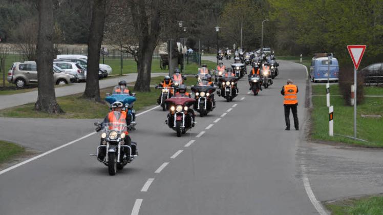 Ankunft der Hagenower Motorradkolonne am Vielanker Brauhaus im Sommer vergangenen Jahres. Der Ort soll jetzt vollends zum Treffpunkt der Motorradfahrer werden. Ankunft der Hagenower Motorradkolonne am Vielanker Brauhaus im Sommer vergangenen Jahres. Der Ort soll jetzt vollends zum Treffpunkt der Motorradfahrer werden.