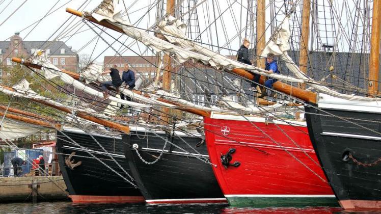 Mehr davon: Vier schöne Schoner-Steven bestechen auf der Rum-Regatta 2012: Dieses Jahr könnten noch mehr dieser Schiffe in Flensburg festmachen. 
