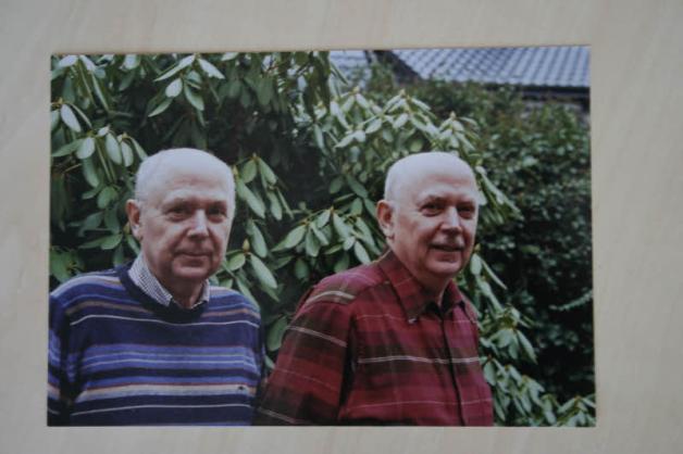 Die Zwillinge Joachim (l.) und Gerhard heute. Fotos: privat Die Zwillinge Joachim (l.) und Gerhard heute. Fotos: privat
