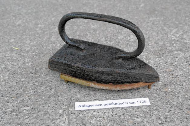 Ältestes Stück: Ein geschmiedetes Anlageeisen von 1720 Ältestes Stück: Ein geschmiedetes Anlageeisen von 1720