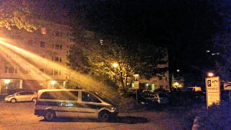 Der Ort des Verbrechens in Rostock: Ein Wohnhaus in der Turkuer Straße in Lütten Klein  