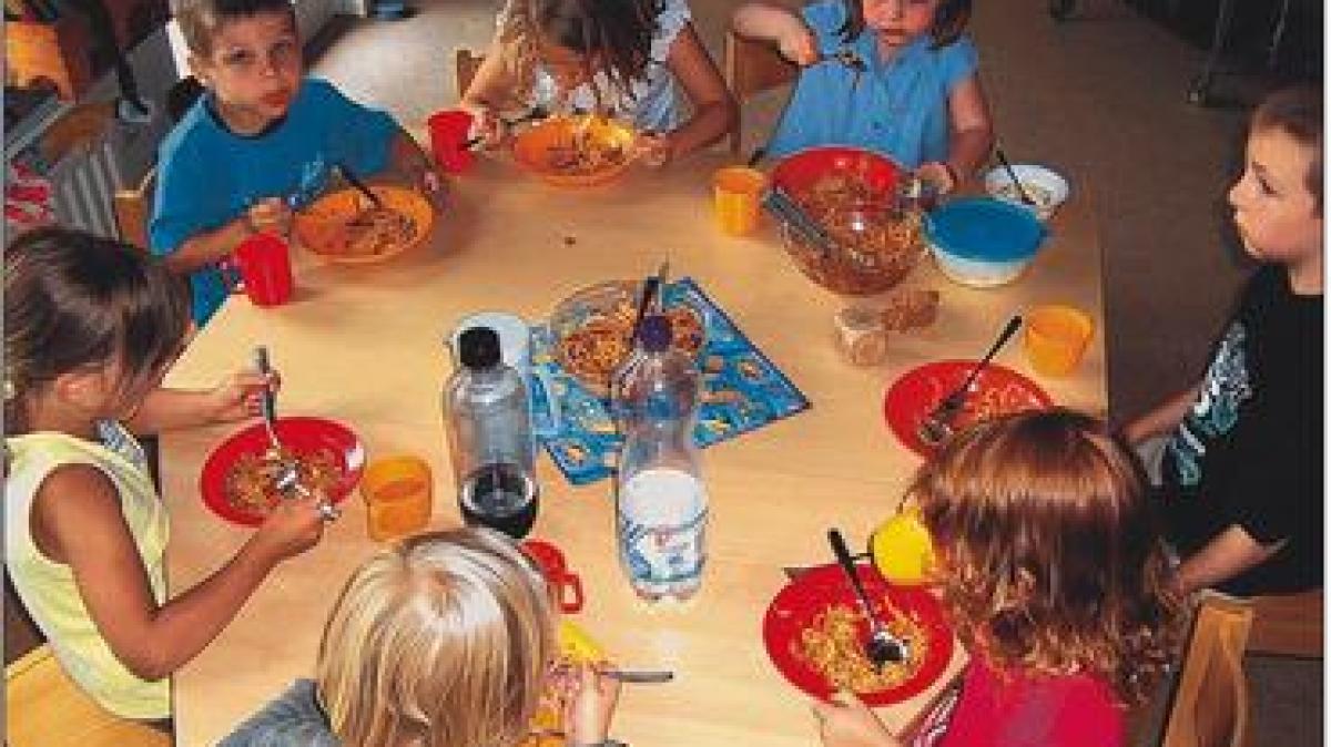 Jetzt auch Mittagstisch im Kindergarten | SHZ