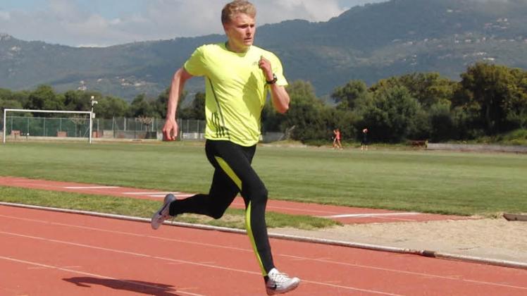 Trainingslauf vor malerischer Kulisse: Neumünsters großes Leichtathletiktalent Henrik Hannemann bereitete sich auf Korsika auf die kommenden Aufgaben vor. 