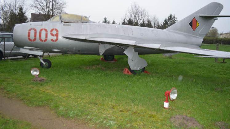 Eines der ältesten Sammlerstücke: die MIG 17 (glatt) aus den 60er-Jahren  Fotos: Nadja Hoffmann 