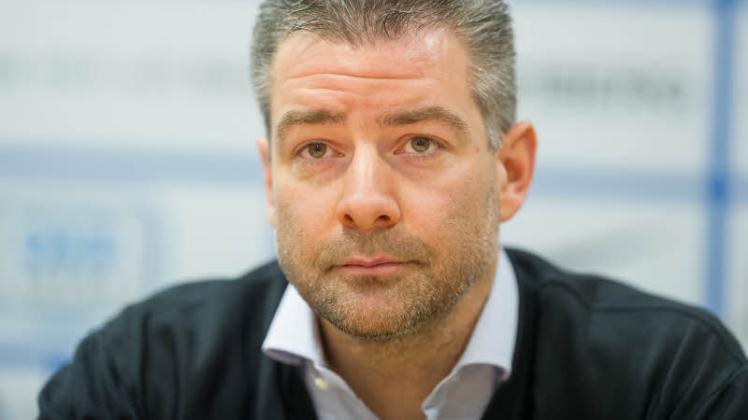 Hansas Sportvorstand Uwe Vester will zur neuen Saison personell „einige Korsettstangen einziehen“, um ein weiteres Seuchenjahr zu verhindern. Auch in Abstimmung mit dem neuen Trainer, der bald auf der Kogge Platz nehmen soll.   