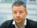 Hansas Sportvorstand Uwe Vester will zur neuen Saison personell „einige Korsettstangen einziehen“, um ein weiteres Seuchenjahr zu verhindern. Auch in Abstimmung mit dem neuen Trainer, der bald auf der Kogge Platz nehmen soll.   