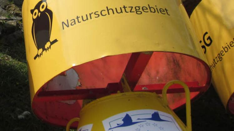 Gelbe Tonnen  kennzeichnen in dieser Saison wasserseitige  Grenzen von Naturschutzgebieten im Schweriner See – aber auch in der Müritz, im Kölpin- und im Plauer See.      