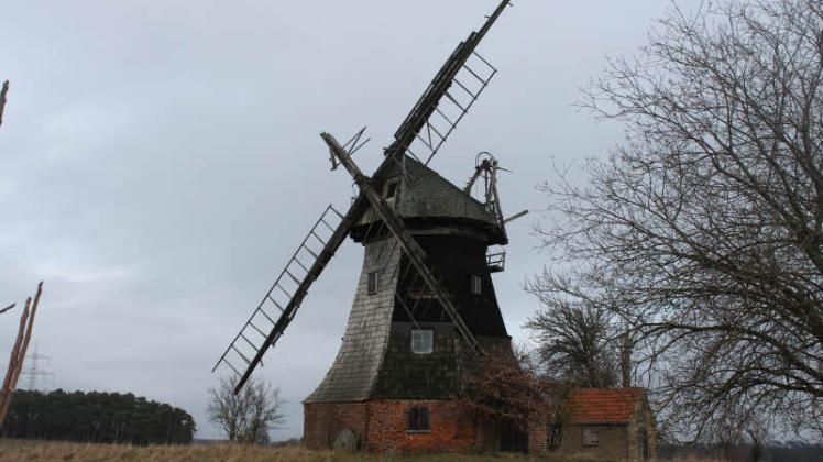 Die alte Holländermühle von Ruchow, die leider  immer mehr dem Verfall preisgegeben ist, dürfte für die Mitglieder des Fotoclubs „Nordlichter“ heute ein beliebtes Motiv sein.   
