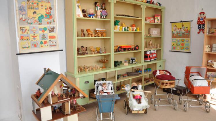 Eine Sonderausstellung mit Spielzeug aus vergangenen Zeiten zeigt das Heimatmuseum Sternberg. Auch zum Internationalen Museumstag dürfen Besucher von 14 bis 16 Uhr in Erinnerungen schwelgen. 