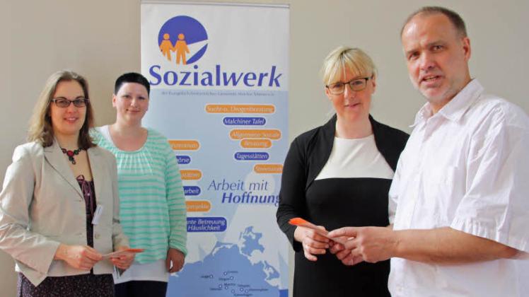 Mitstreiter die auch für Laage zuständig und tätig sind: Karina Matthiaschk und Diana Groth sowie  Rica Düde-Grandke und Manfred Dahms (v.l.)  