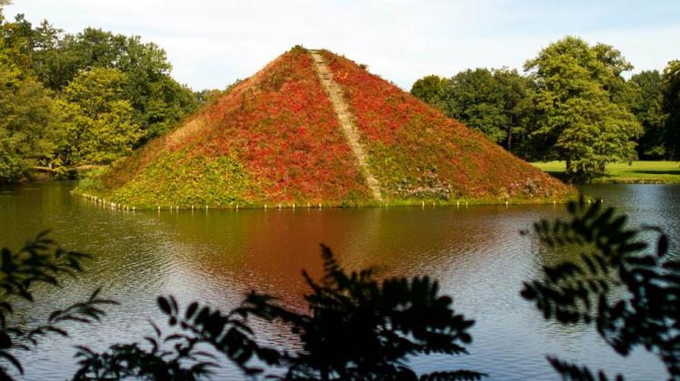 Die Spitze der Pückler-Pyramide soll bald wieder deutlicher zu erkennen sein.  