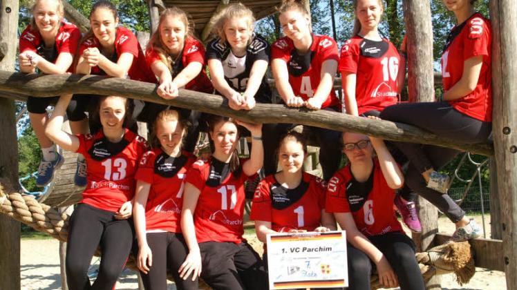 Die U18-Volleyballerinnen spielten im Orchester der Großen gut mit. 