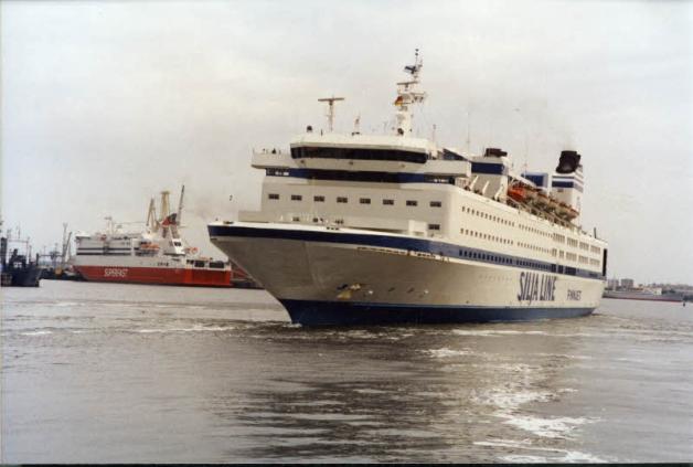 Zur  Fährgeschichte zählen  die  „Finnjet“ und die Superfast-Fähren.