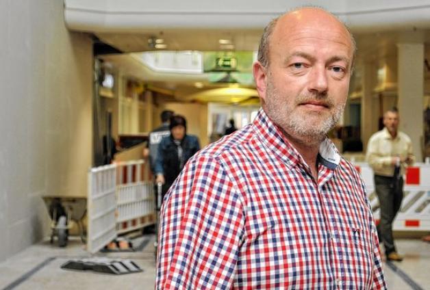 "Ein Entgegenkommen von der Betreiberseite gibt es nicht", sagt Adreas Möller. Er ist Geschäftsführer bei "papier bramstedt". "Ein Entgegenkommen von der Betreiberseite gibt es nicht", sagt Adreas Möller. Er ist Geschäftsführer bei "papier bramstedt".