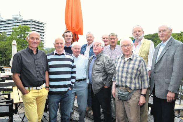 In diesem Jahr trafen sich die altgedienten Handballer des PSV Eutin in Malente, rechts: Mannschaftskapitän Wolfgang Rodenberg.