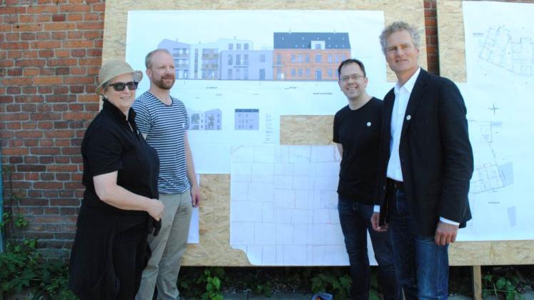 Der Zukunfts-Plan: Kerstin Döring, Thomas Kaase, Daniel Krüger und Gottfried Timm (v.l.) freuen sich auf ihr  neues Heim. 