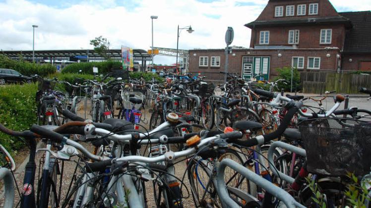 Auch am Westerländer Bahnhof sollte man sein Fahrrad besser gut abschließen.