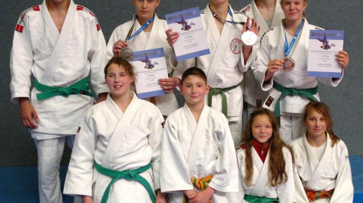 Mit Gold, Silber und Bronze dekoriert, kehrte die U15 des 1. SJC von den Norddeutschen Meisterschaften aus Greifswald zurück. 