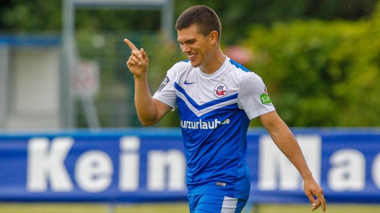 Julian Jakobs, der die härteste Vorbereitung seiner Laufbahn absolvierte, freut sich auf das Benefizspiel gegen Schalke 04 und den Saisonstart bei Preußen Münster.   