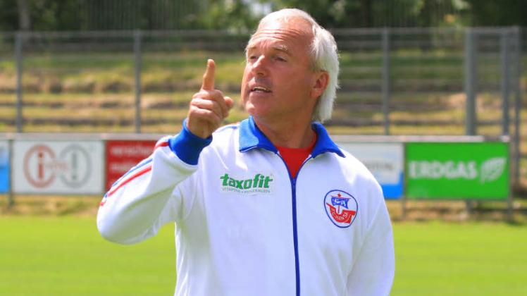 Trainer Peter Vollmann hat genaue Vorstellungen davon, wohin er mit dem FC Hansa will.   