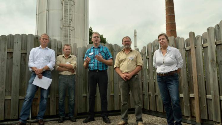 Die neue Führung der Horster Meierei, von links: Kay Harder aus Sommerland (Aufsichtsratsvorsitzender), die drei Biobauern Heino Dwinger aus Schmalfeld (Aufsichtsrat), Hans Möller aus Lentföhrden und Achim Bock aus Lutzhorn (beide Vorstand) und Tatjana Tegel aus Quickborn (Aufsichtsrat).   