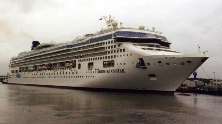 Die „Norwegian Star“ der Norwegian Cruise Line kann 3000 Passagiere an Bord nehmen. Das 2001 in Papenburg gebaute Schiff ist 294 Meter lang und 32 Meter breit. Es hat 1120 Kabinen. 