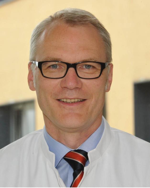Prof.  Dr.   Jörg-Peter Ritz Chefarzt der  Allgemein- und Viszeralchirurgie , Schweriner  Helios Kliniken
