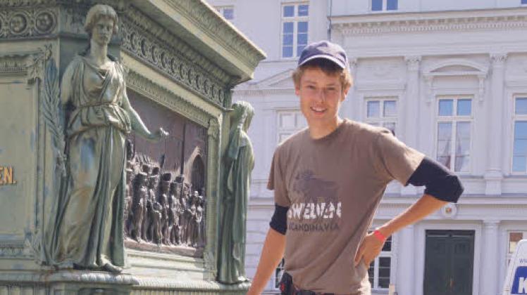 Er hat sich an Funktionshose und Wanderstiefel gewöhnt: Klemens Nowak auf dem Franz-Parr Platz.  