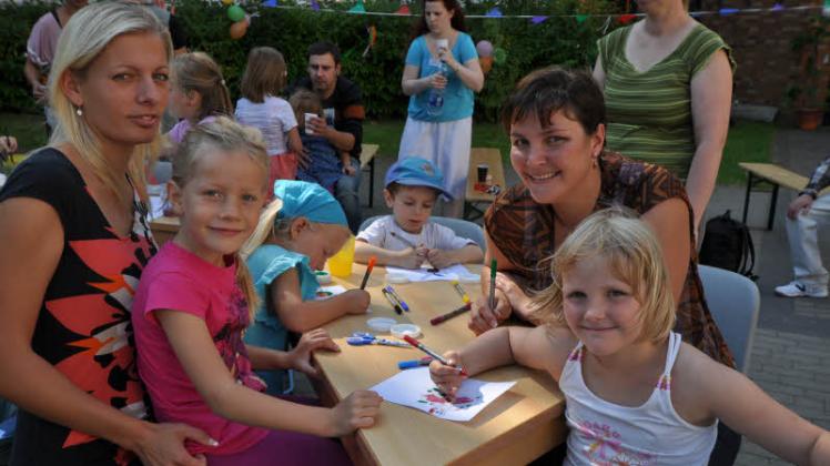 Das bunte Programm nutzen Doreen Wiedel und ihre sechsjährige Tochter Amea (l.) gerne. 