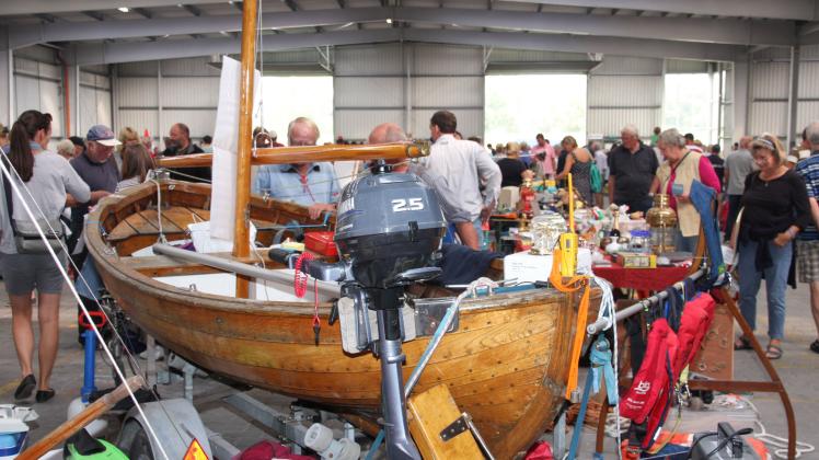 Von Seemansgarn und Fischbrötchen onlinewedelyachthafenfest149tk.jpg