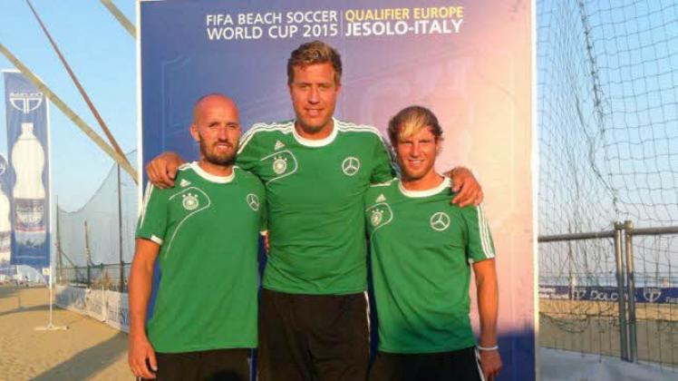 Drei Rostocker Robben im Nationaltrikot: Robert Bullerjahn (links), Sören Neumann und Christoph Thürk (rechts) wollen mit Deutschland zur WM 2015 nach Portugal.  