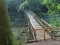 Noch in diesem Monat könnte die Sperrung der Holzbrücke im Warnow-Mildenitz-Durchbruchstal bei Groß Görnow nach der Reparatur des Geländers aufgehoben werden. Fotos:  Roland Güttler 