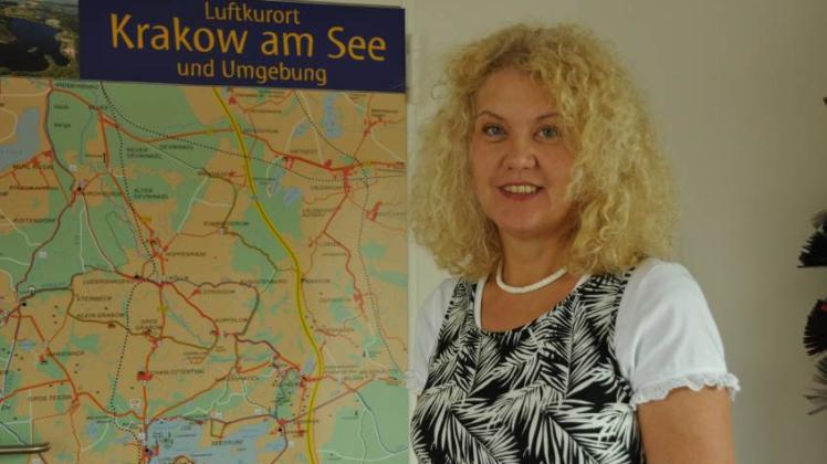 Die Tourismus-Expertin Silvia Meyer leitet  die Touristinfo in Krakow am See.   
