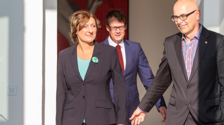 Ministerpräsident Torsten Albig stellte Britta Ernst am Dienstagmorgen offiziell in Kiel vor.