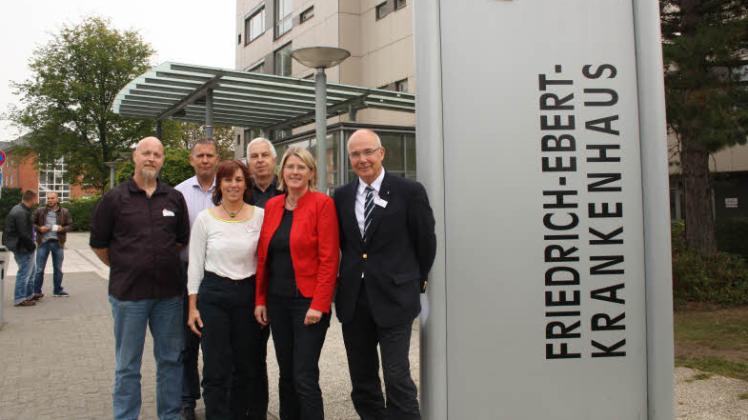 FEK-Chef Alfred von Dollen (von rechts) mit Marret Bohn, Hans Heinrich Voigt, Dr. Monika Korn, Rolf Lahme und Hans-Gerard Knol.