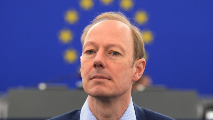 Martin Sonneborn vertritt die „Partei für Arbeit, Rechtsstaat, Tierschutz, Elitenfoerderung und basisdemokratische Initiative“ (Die PARTEI) im EU-Parlament.