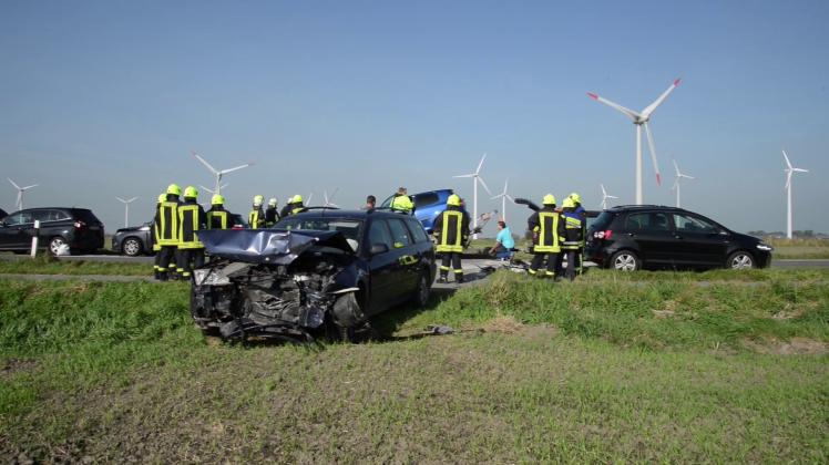 B203: Sechs Autos Krachen Ineinander – Sieben Verletzte | SHZ