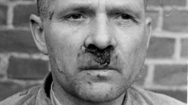 Rudolf Höss nach seiner Festnahme durch die Briten im März 1946.   