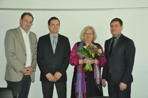 Den Dank für Petra Zühlsdorf-Böhm überbrachten Sebastian Constien (r.) und Lutz da Cunha (l.). Kay-Uwe Neumann ist ihr Nachfolger.  