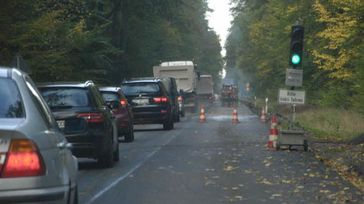 Ampeln regeln  noch zwischen Hoppenrade und Klueß den einseitigen Verkehr. 