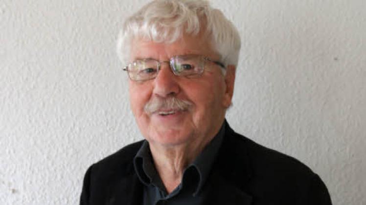 Franz Großekettler (77) veröffentlichte jetzt den ersten Teil der Chronik zur Geschichte der Gemeinde Groß Kummerfeld.  