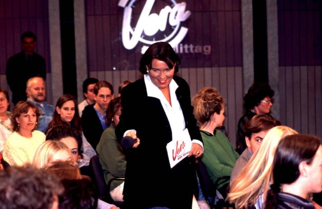 Vera Int-Veen am 1. Oktober 1997 in ihrer Talkshow „Vera am Mittag“.