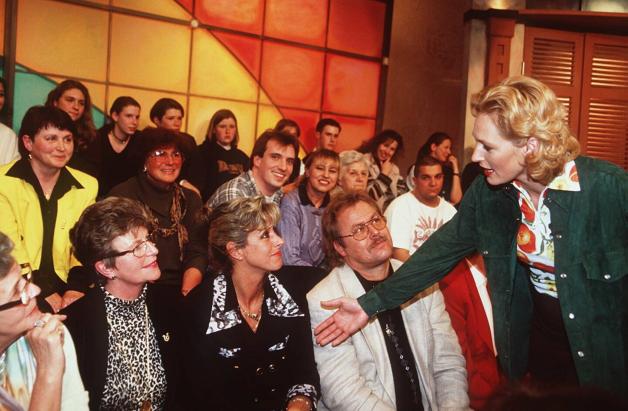 Bärbel Schäfer am 1. März 1996 mit Gästen in ihrer Talkshow.