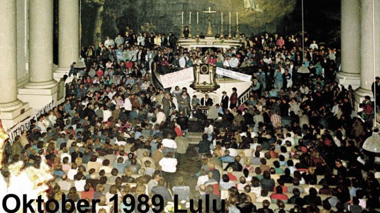 Das erste Friedensgebet in der Stadtkirche Ludwigslust fand am 26. Oktober 1989 statt.  